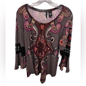 New Directions Paisley Print Women's Top w/ crochet accents. NWT